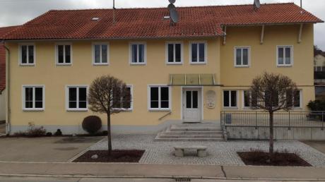 Während der Umbauarbeiten im Rathaus finden Trauungen in Burtenbach ab 1. März im Martin-Luther-Haus statt. 	