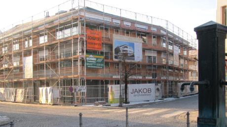 Der Neubau „Gesundheit im Zentrum“ in der Krumbacher Karl-Mantel-Straße wird Anfang Mai seiner Bestimmung übergeben. 