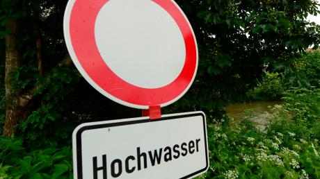 Die Gemeinde Burtenbach möchte verhindern, dass der Wolfsgrubgraben bei Kemnat bei Hochwasserereignissen Wohnhäuser flutet. Eine Oberflächenmulde soll Abhilfe schaffen.
