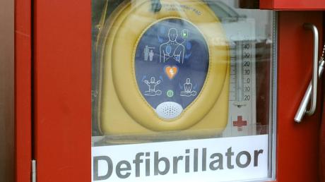 Künftig soll in allen Stadtteilen in Ichenhausen an den jeweiligen Feuerwehrgerätehäusern ein Defibrillator platziert werden, der für alle zugänglich ist.