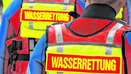Die DLRG und weitere Rettungskräfte suchten am Samstagnachmittag nach einer angeblich vermissten Person am Derchinger Baggersee.	