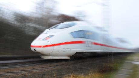 Die Deutsche Bahn untersucht, wo der Fernverkehr zwischen Augsburg und Ulm künftig fahren soll. Die meisten Gemeinden wollen aber möglichst wenig tangiert werden.