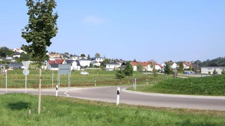 Am Ortseingang von Haldenwang sieht der neue Flächennutzungsplan links und rechts des Kreisels Gewerbeflächen vor. Ein Schreiben, das deswegen in Haldenwang verteilt wurde, sorgt im Gemeinderat für Verärgerung. 	