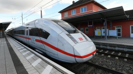 Die Stadt Burgau will sich der Petition der Marktgemeinde Zusmarshausen anschließen, um sich mehr Zeit für die Stellungnahme zum Bahnprojekt zu verschaffen. 