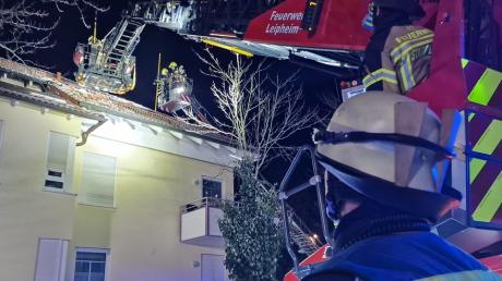 Bei einem Brand in Günzburg sind am Montag drei Personen verletzt worden.