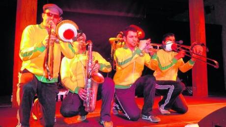 Die Blassportgruppe begeisterte das Publikum im Leipheimer Zehntstadel mit Musik und Tanz.