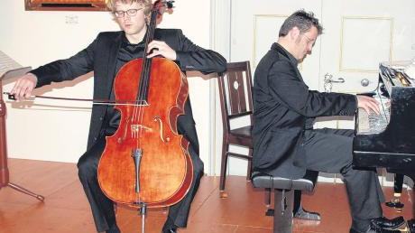 Mit Julian Steckel (Cello) und Paul Rivinius (Klavier) präsentierten sich zwei Ausnahmekünstler im Barocksaal. 