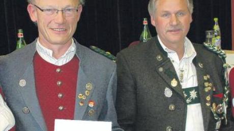 Wilhelm Hiller (links) und Hubert Kleimaier bekamen die Große Ehrennadel des BSSB.  
