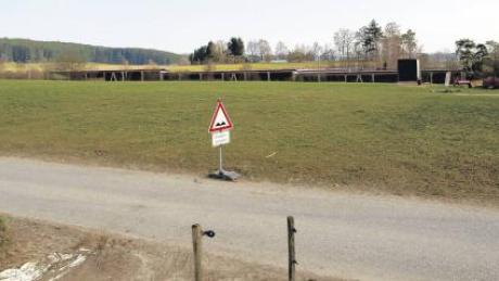 Südöstlich von Weinried entsteht das „Gewerbegebiet Sportplatzweg“. Mit abgeänderten Plänen wird nun die Erschließung günstiger. 