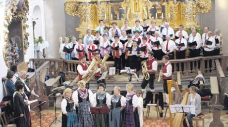 Bereits zum 33. Mal trafen sich heuer Sänger und Musikanten aus der Region zum Mariensingen in der Wallfahrtskirche Kirchhaslach. 