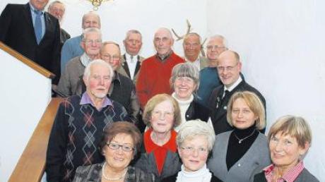 Eine stattliche Anzahl von Vereinsmitgliedern wurde anlässlich der Jahreshauptversammlung der DAV-Sektion Illertissen für 25, 40, 50 und 60 Jahre treuer Mitgliedschaft ausgezeichnet. 