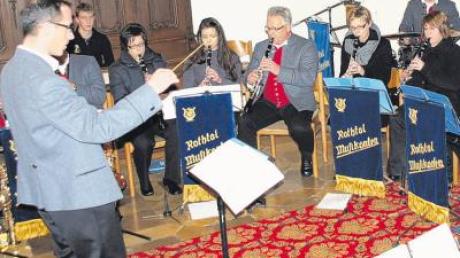 Mit einem Konzert zur Weihnachtszeit begeisterten die Oberrother Musikanten das Publikum in der restlos gefüllten Stephanus-Kirche. 