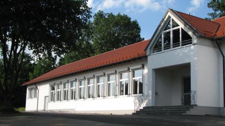 In vorbildlicher Zusammenarbeit haben Gemeinde und Sportverein Oberroth das Projekt Erweiterung und Sanierung des Vereinsheims verwirklicht.
