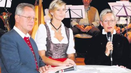 Herbert Pressl ist wieder als Direktkandidat für den Bezirkstag nominiert worden, Christa Wanke (rechts) will über die Liste ins Gremium. In der Bildmitte Katrin Albsteiger, die bayerische Landesvorsitzende der Jungen Union. 