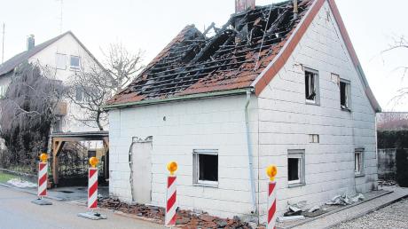 Für das Ehepaar, das am Samstagabend durch den Brand seines Hauses im Bucher Ortsteil Obenhausen obdachlos wurde, gibt es eine Reihe von Hilfsangeboten.  