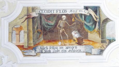 Der Tod kann jeden treffen – ob arm oder reich, ob alt oder jung. Das verdeutlicht der Totentanz in der Friedhofskapelle Babenhausen. 