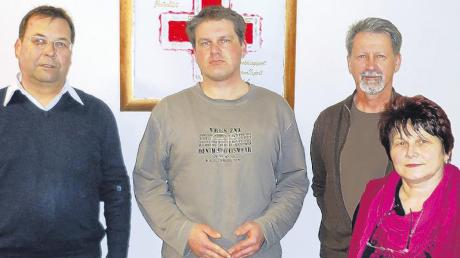 Michael Schröter (Zweiter von links) leitet zukünftig die Rot-Kreuz-Bereitschaft Babenhausen. Ihm zur Seite stehen (von links) Werner Wölfle, Karl-Heinz Ruf und Vroni Paul. 