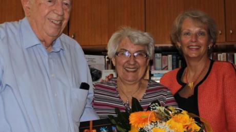 Marita Kaiser gratuliert Franz und Lieselotte Pawel zu 60 Jahren Ehe. 