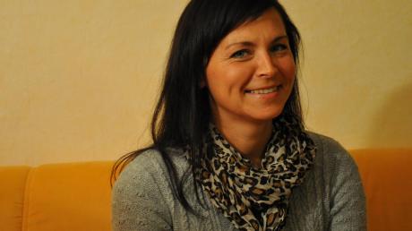 Susanne Schewetzky aus Kettershausen bewirbt sich um das Amt der Bürgermeisterin. Derzeit arbeitet sie im Illertisser Rathaus und ist zuständig für Kultur und Integration.