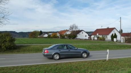 Blick auf die „Kiesgrubenäcker“, dem neuen Baugebiet in Bebenhausen. Es liegt am Ortsrand von Bebenhausen, Richtung Babenhausen, an der B300. 