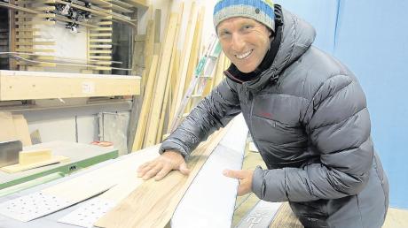Andreas Gamper, Holzfachmann aus Bellenberg und passionierter Bergsportler, macht aus der Bauweise seiner erfolgreichen Freeline-Ski kein Geheimnis. „Es war ein Glücksgriff von Anfang an“, sagt er. 