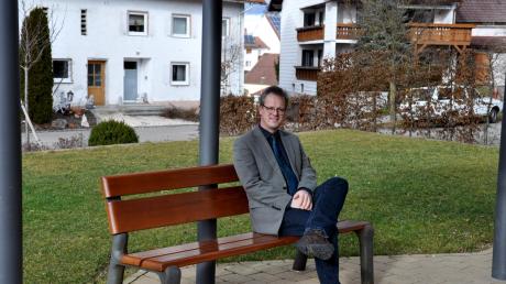 Der Weinrieder Dorfplatz ist einer der Lieblingsplätze von Günther Fuchs in der Gemeinde Oberschönegg, auf dem sich der Bürgermeister wohlfühlt. 
