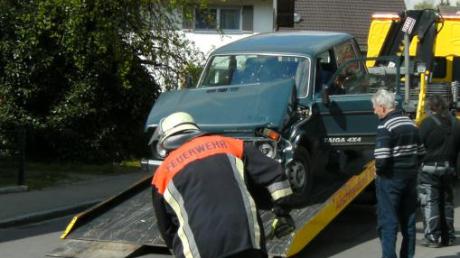 Rund 9000 Euro Schaden sind gestern Nachmittag bei einem Unfall in der Bucher Ortsmitte entstanden. Verletzt wurde niemand. 