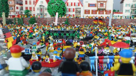 Im Spielwarengeschäft Gänßlen am Ulmer Marktplatz lässt sich jetzt schon – ganz wetterunabhängig und in Lego – das Nabada erleben. 