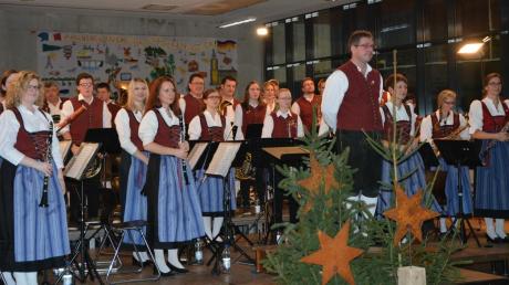 Mit wunderschönen Melodien begeisterte die Musikkapelle Breitenthal unter Leitung von Robert Schwärzle. 
