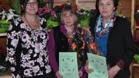 Bei ihrer Jahresversammlung ehrten die Garten- und Blumenfreunde Winterrieden langjährige Mitglieder. Unser Bild zeigt: (von links) Zweite Vorsitzende Angelika Haider, Karin Prinz und Rosi Braunmiller. 
