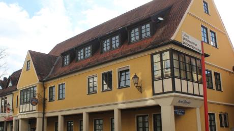 Der Umbau steht kurz bevor: Das Gasthaus Rose in der Königsstraße in Dietenheim soll freundlicher werden. Die Stadt hat mit dem neuen Pächter und einem Architekten bereits ein Konzept entwickelt. 
