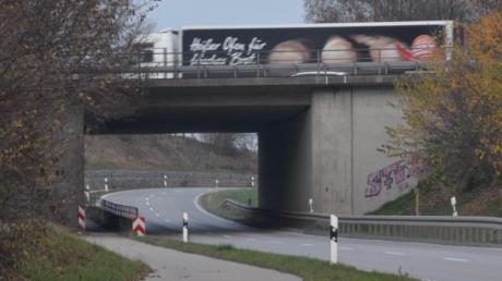 Seit 30 Jahren herrscht zwischen Bellenberg und Illertissen ein interkommunales Gezerre wegen der geplanten Autobahnauffahrt zwischen Bellenberg und Tiefenbach.