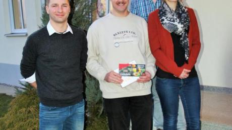 Auszeichnung für langjährige Mitarbeit bei der KLJB Jedesheim: (von links) Simon Schmidberger, Sebastian Schmidberger, Tobias Rueß und Lena Bettenmann.  	