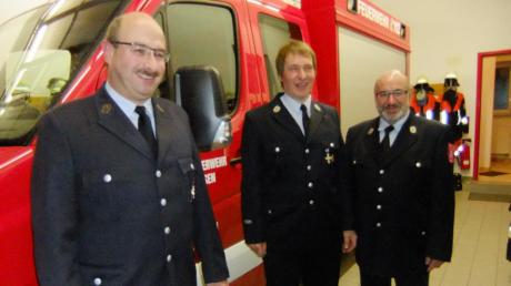 Franz Münzenrieder, Michael Kremmeter und Bernd Rapp (von links) bleiben der Betlinshauser Feuerwehr wohl noch eine Amtszeit erhalten.  	