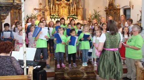 Strahlende Kinderaugen, gelungene Auftritte und ein begeistertes Publikum: Das Konzert der Kinderchöre in der Untereicher Pfarrkirche.