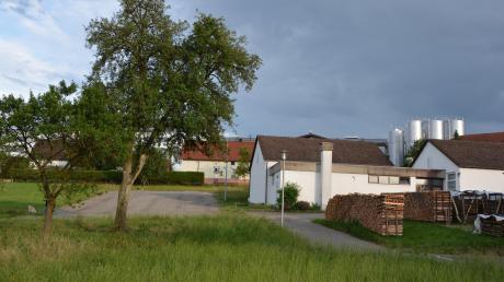 Das Oberschönegger Dorfgemeinschaftshaus soll in der großen Variante I südöstlich des Schützenheims auf einem Teilstück der Flurnummer 214 entstehen.