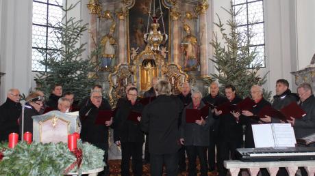 Beim Adventssingen in der St.-Stefan-Kirche in Rennertshofen waren vor Kurzem gleich mehrere Sänger verschiedener Chöre im Einsatz. 
