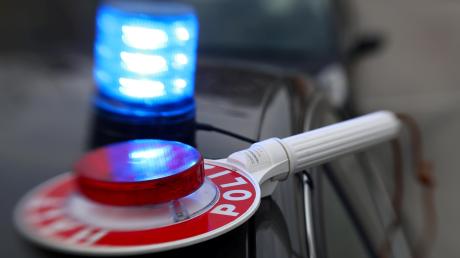 Gegen einen Mann, der mit zwei Promille Motorrad gefahren ist, ermittelt die Polizei Weißenhorn. 