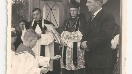 Einweihung 1959: (von links) Pfarrer Lorenz Spies, Domkapitular Dr. Strobel und Bürgermeister Alois Scheufele.