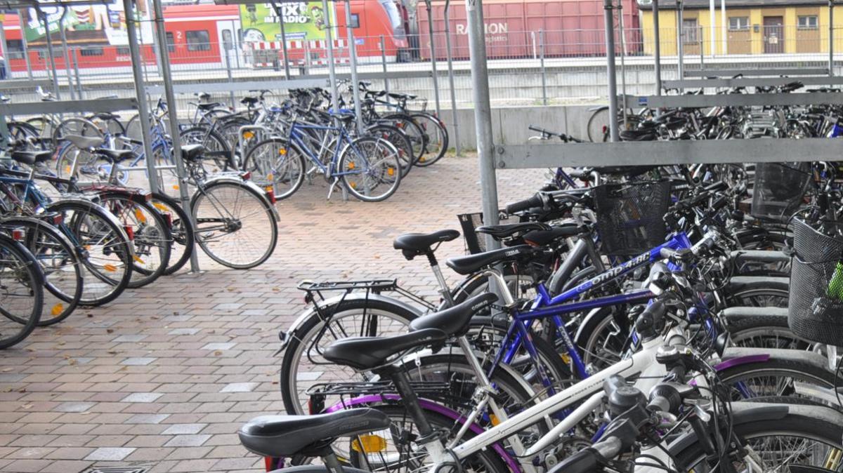 #Zeugen gesucht: Am Bahnhof in Neuburg wurde ein Fahrrad gestohlen