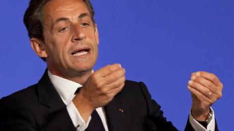 Frankreichs Präsident Sarkozy ist wegen eines teuren Christbaums ins Visier des Rechnungshofes gekommen.