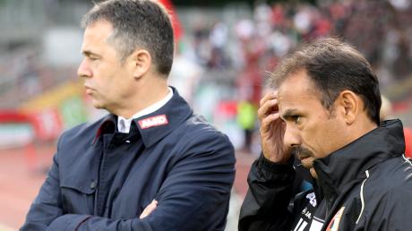 Denksportaufgabe. Manager Andreas Rettig und Trainer Jos Luhuky grübeln wegen der schwachen Leistung des FC Augsburg.