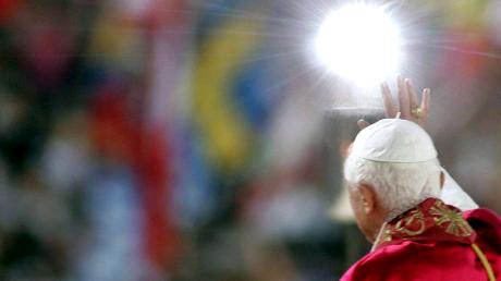 Der Glaube - ganz nah: Sechs Jugendliche aus Pöttmes reisen zum Weltjugendtag nach Spanien. Symbolbild: Papst Benedikt.