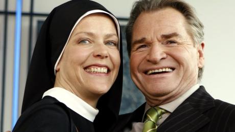 Seit 2002 strahlt die ARD die Serie "Um Himmels Willen" aus. Hauptdarsteller sind die Ordensschwester Hanna (Janina Hartwig)  und der intrigante Bürgermeister Wolfgang Wöller (Fritz Wepper). 