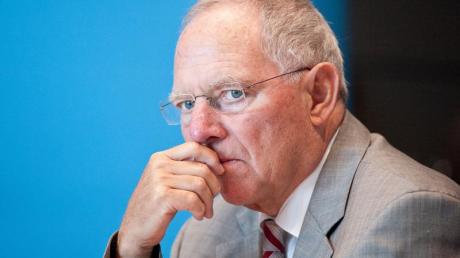 Bundesfinanzminister Schäuble kann sich keine Koaltion mit einer eurokritischen Partei vorstellen. dpa