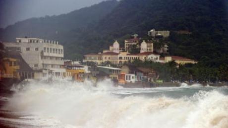 Hurrikan "Jova" bei seinem Auftreffen auf die mexikanische Küste. 