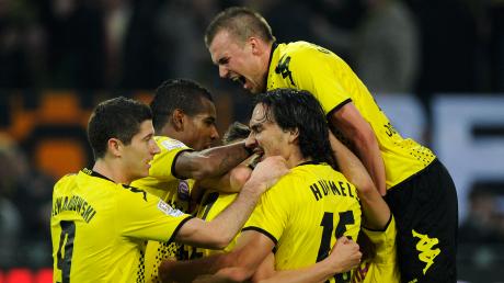 Borussia Dortmund jubelt: Nach dem Sieg gegen Borussia Mönchengladbach ist der BVB erneut Deutscher Meister.