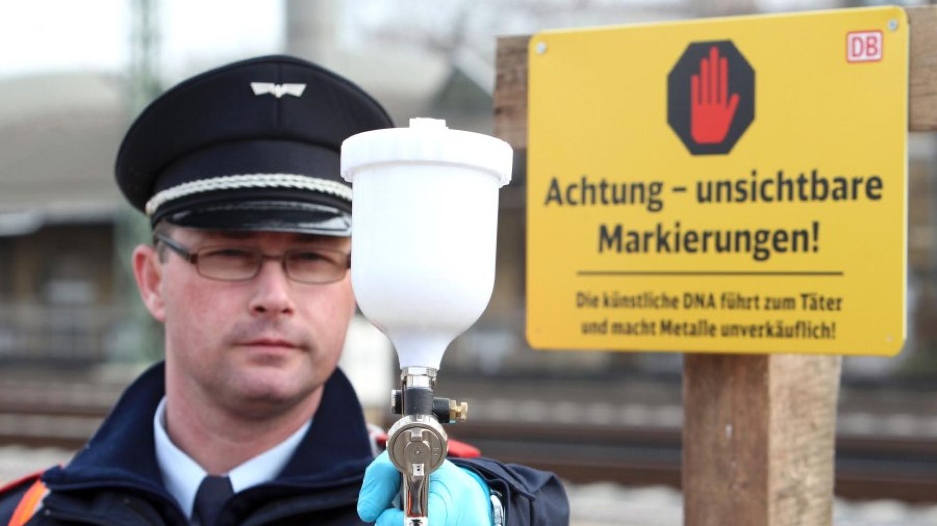 Deutsche Bahn Bahn will Metalldiebstahl mit künstlicher