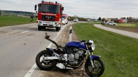 Wegen eines Unfalls mit drei Motorradfahrern ist die B300 zwischen Babenhausen und Kettershausen gesperrt.