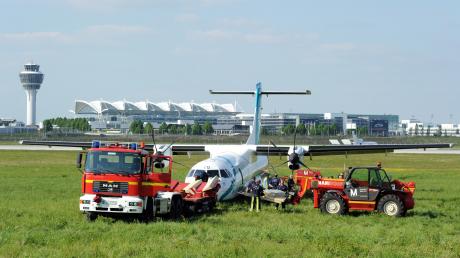 Notlandung einer Maschine der Fluggesellschaft Air Dolomiti am Flughafen München.